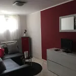 Lili Apartman