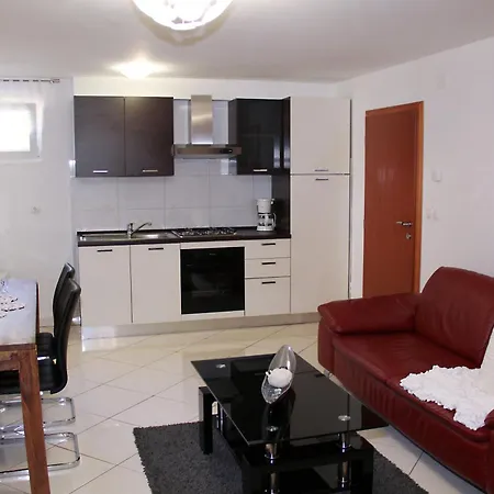 Lili Apartment *