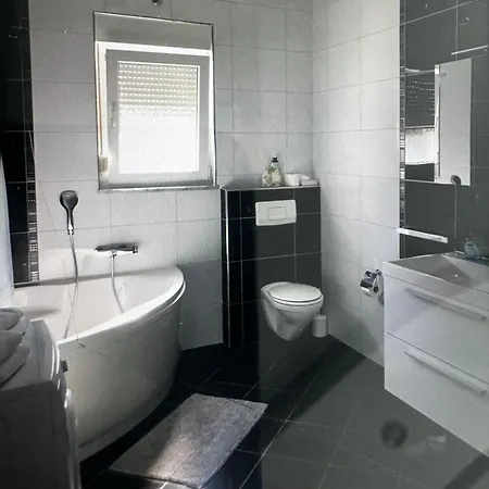 Apartament Lili *